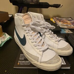 Nike Men's Blazer Mid 77 BQ6806-112 White